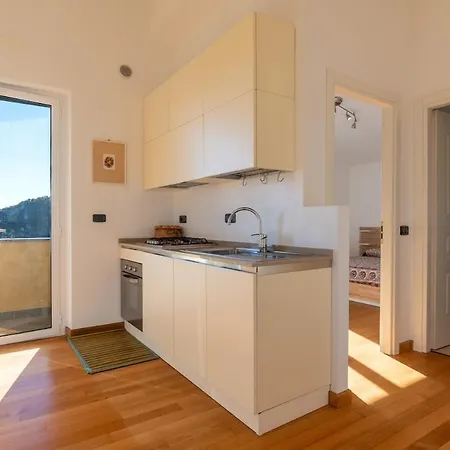 Quiete Ed Eleganza, Sospesi Tra Mare E Monti Apartment *