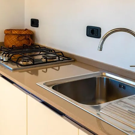 Apartment Quiete Ed Eleganza, Sospesi Tra Mare E Monti *