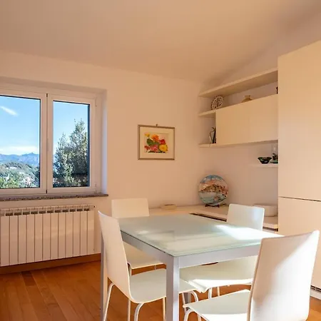 Quiete Ed Eleganza, Sospesi Tra Mare E Monti Bocco
