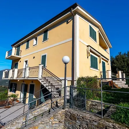 Quiete Ed Eleganza, Sospesi Tra Mare E Monti Apartment Bocco